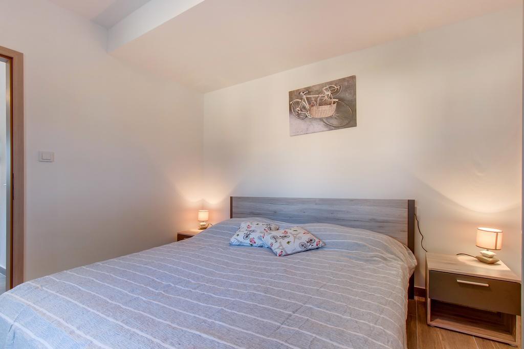 Apartment Senka มาลีโลชินจ์ ภายนอก รูปภาพ