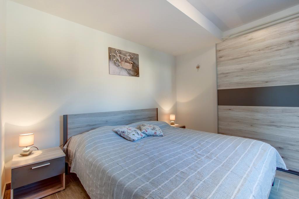 Apartment Senka มาลีโลชินจ์ ภายนอก รูปภาพ