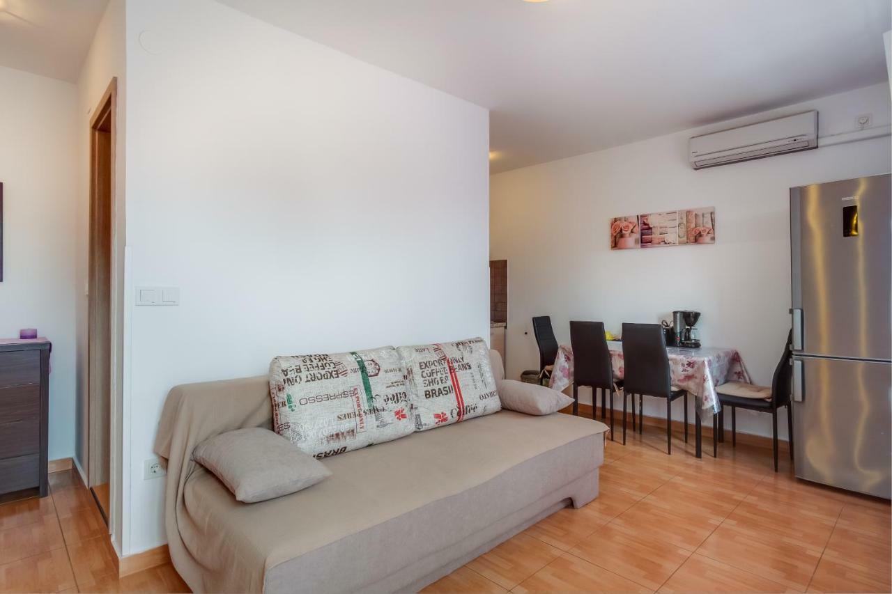 Apartment Senka มาลีโลชินจ์ ภายนอก รูปภาพ
